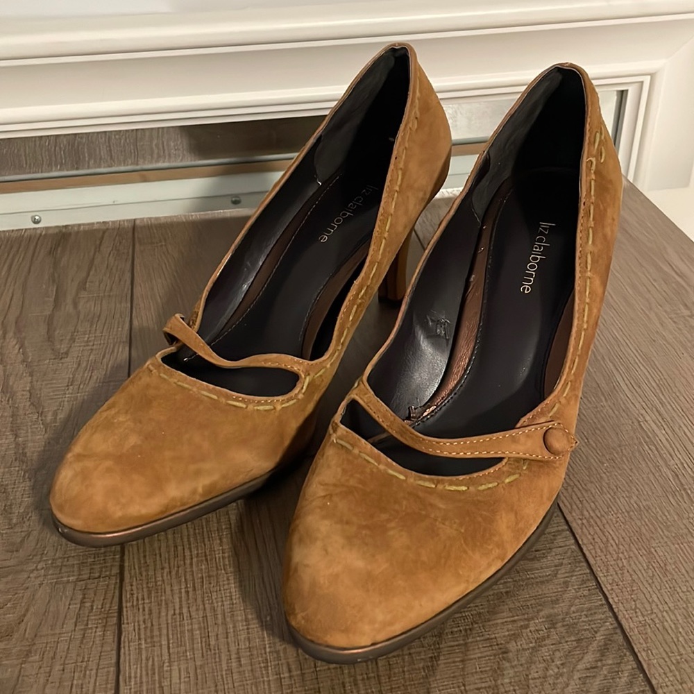 Liz Claiborne size 10 brown suede heels